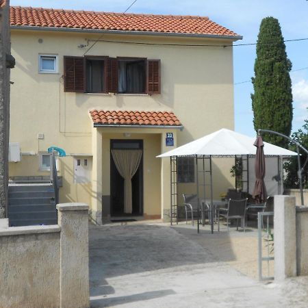 Holiday Home Mery By El-Pi Tours Malinska Exteriér fotografie
