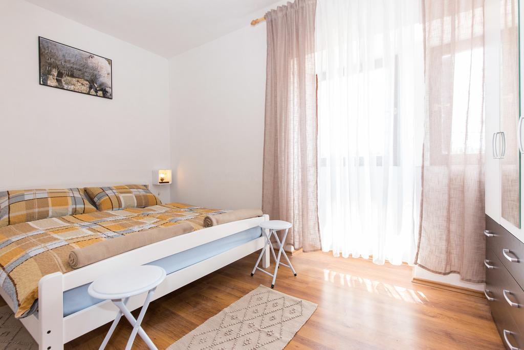 Holiday Home Mery By El-Pi Tours Malinska Exteriér fotografie