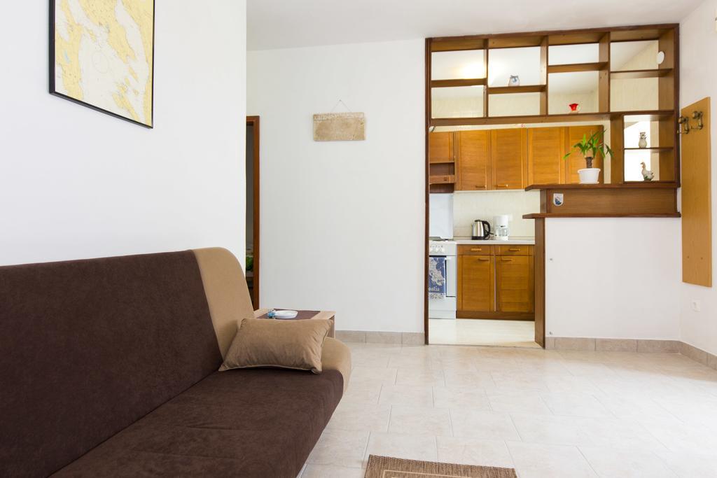 Holiday Home Mery By El-Pi Tours Malinska Exteriér fotografie